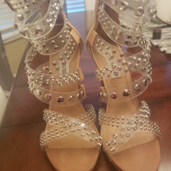 Womens shoes sz 6.5 clear rhinestones and tan - Picture 1 of 3